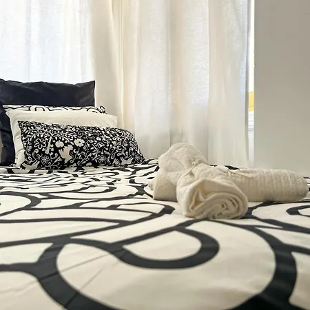 아파트 Albert's Center 21 라르나카