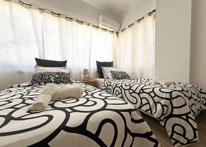 Albert's Center 21 * Ларнака