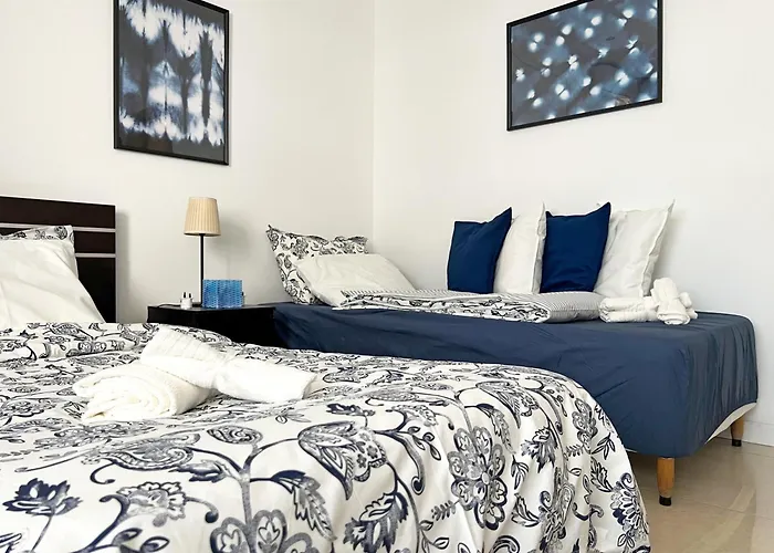 Albert's Center 21 * Ларнака